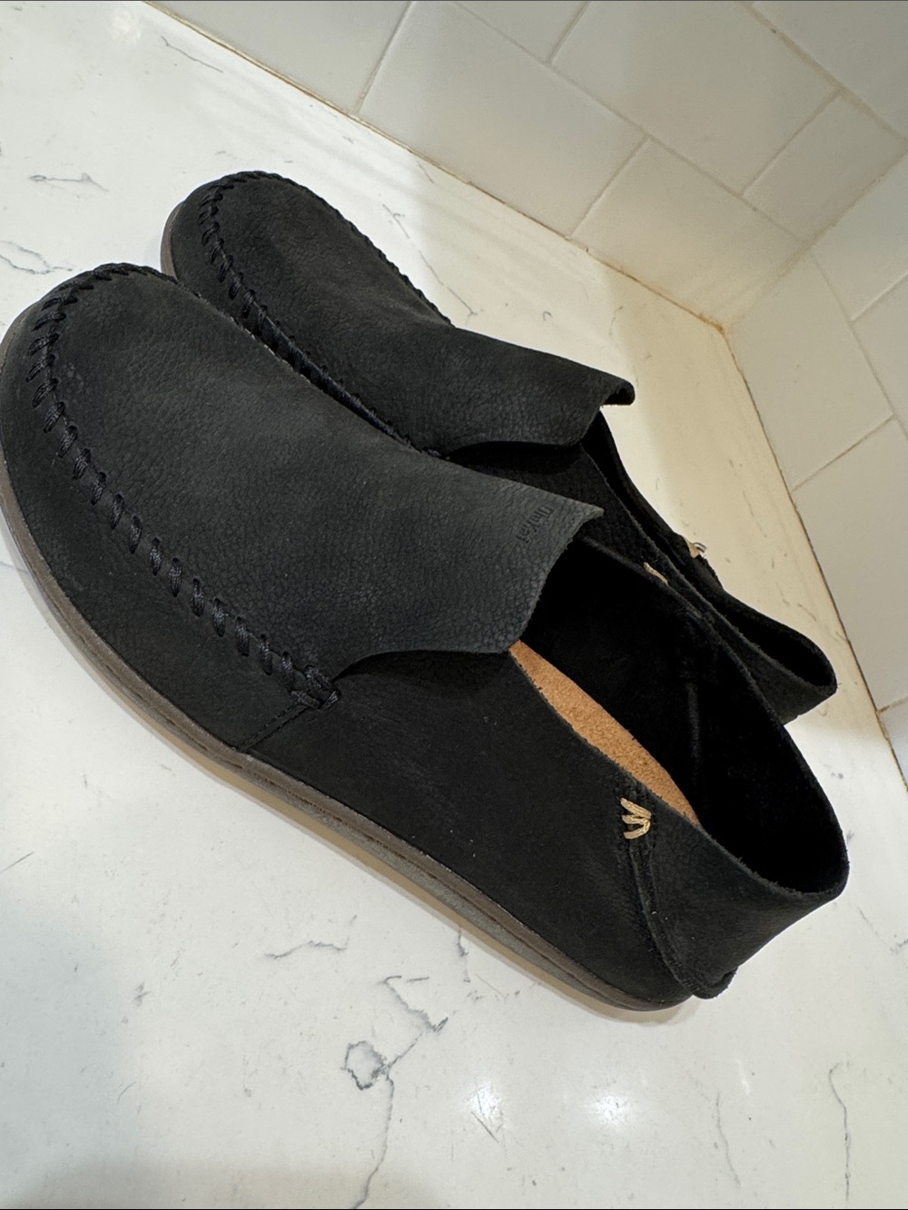 OluKai Men’s Black Slip-On Moccasin Loafers 9.5 - Picture 3 of 13
